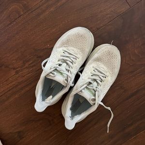 Hoka Clifton 8 Smoke Green